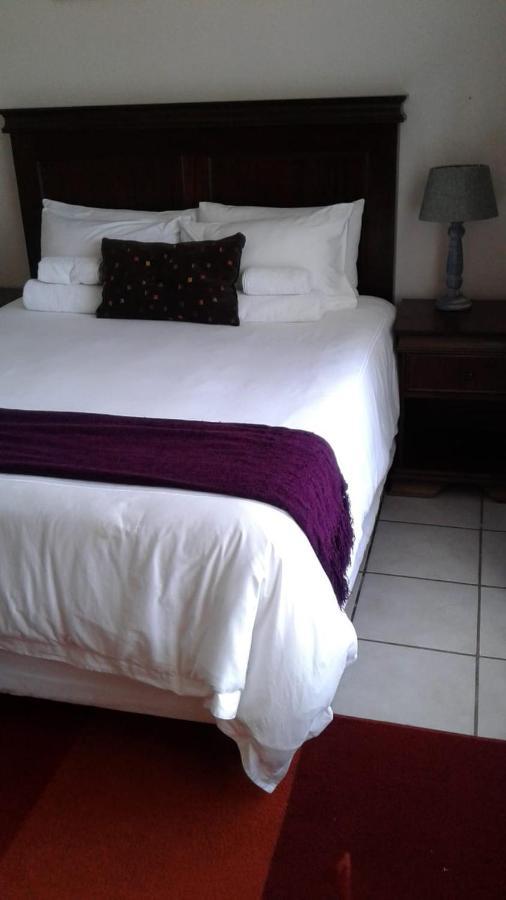Vinolux Guest House Mthatha Esterno foto