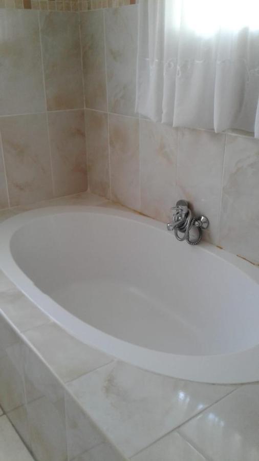 Vinolux Guest House Mthatha Esterno foto