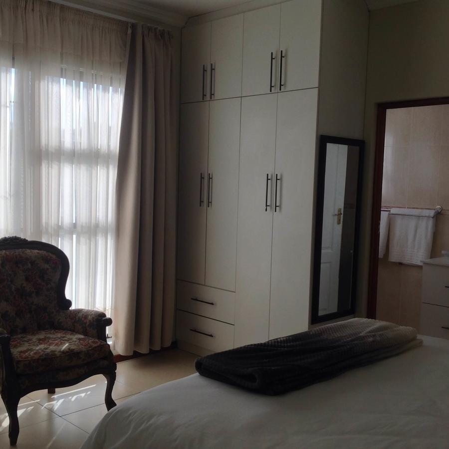 Vinolux Guest House Mthatha Esterno foto