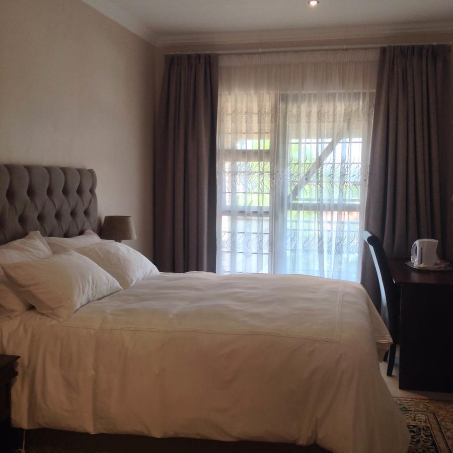 Vinolux Guest House Mthatha Esterno foto