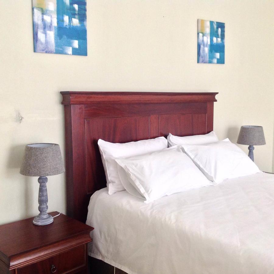 Vinolux Guest House Mthatha Esterno foto