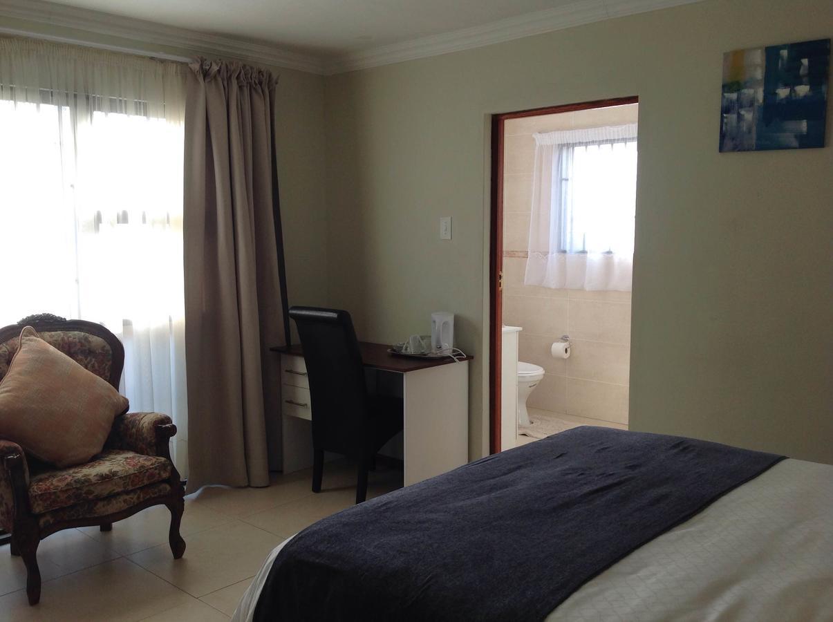Vinolux Guest House Mthatha Esterno foto