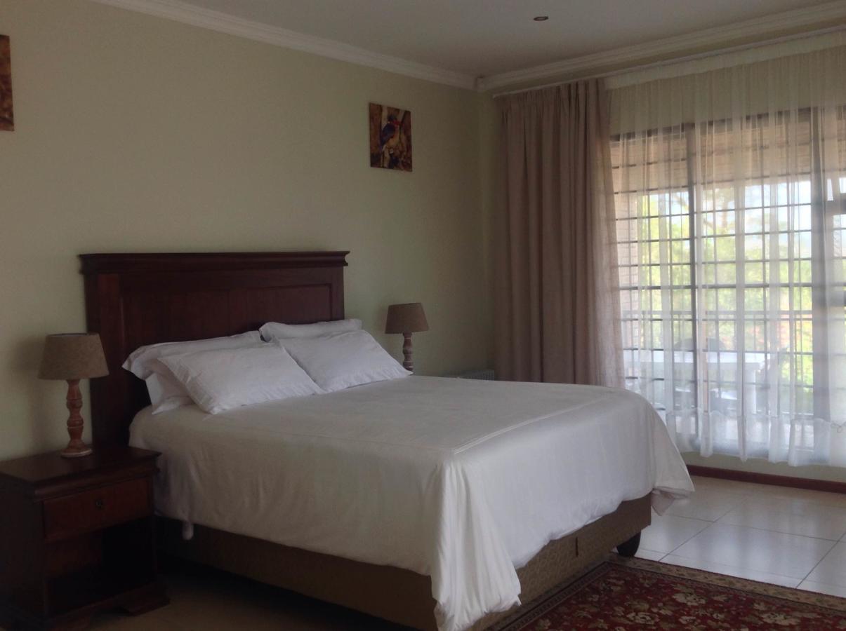 Vinolux Guest House Mthatha Esterno foto