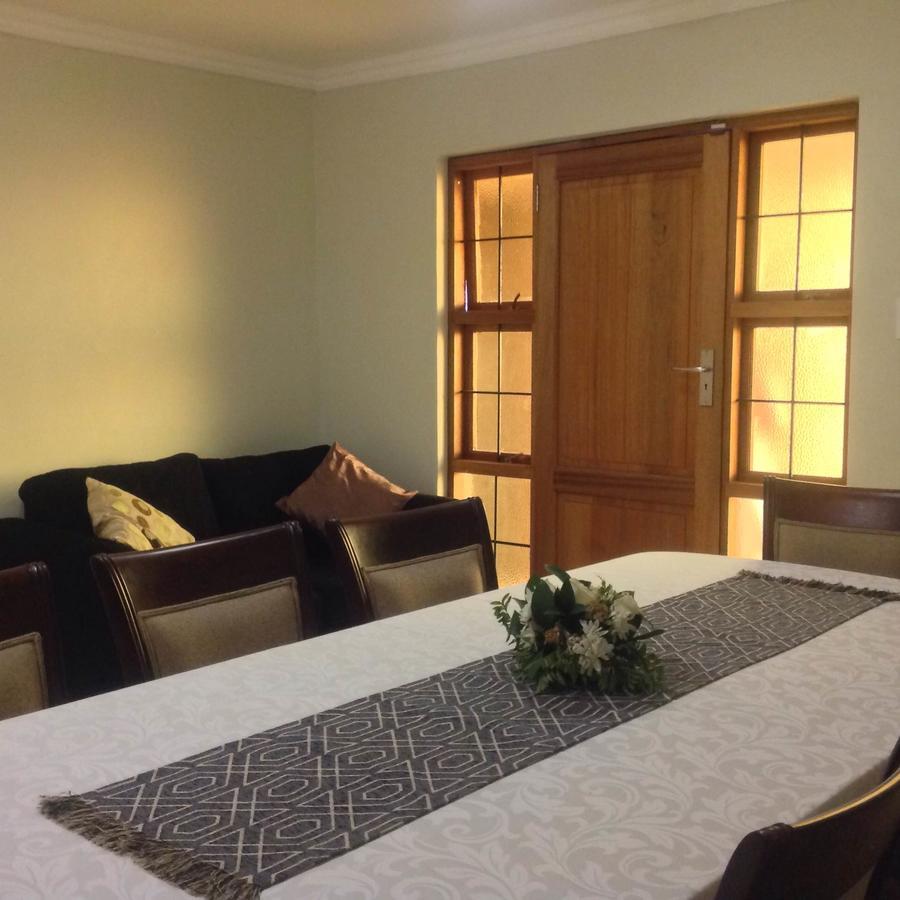 Vinolux Guest House Mthatha Esterno foto