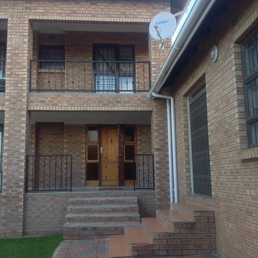 Vinolux Guest House Mthatha Esterno foto